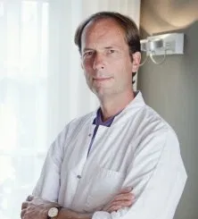 Dr. Etienne Lommen